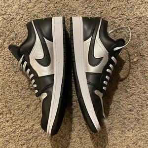 Air Jordan 1 SE Lows “Silver Toe” Wns sz 11
